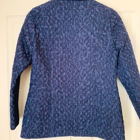 CHICO’S QUILTED 2 Hues of  Blue Jacket Lightweight - Picture 11 of 11